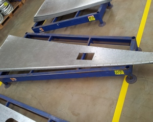 Stamped bottom hopper w/ discharger 3.66m 70th